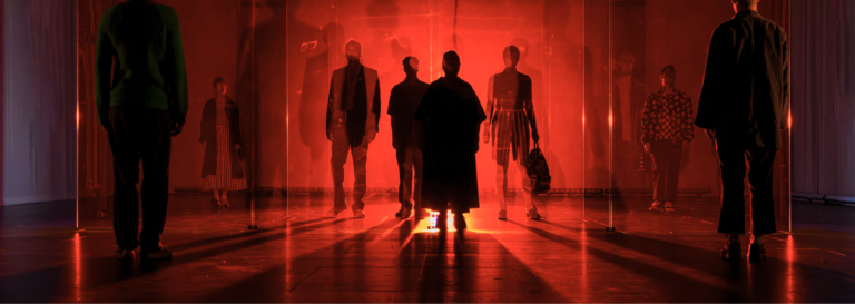 Bunte Scheiben, tiefe Gedanken: Frau Yamamoto ist noch da